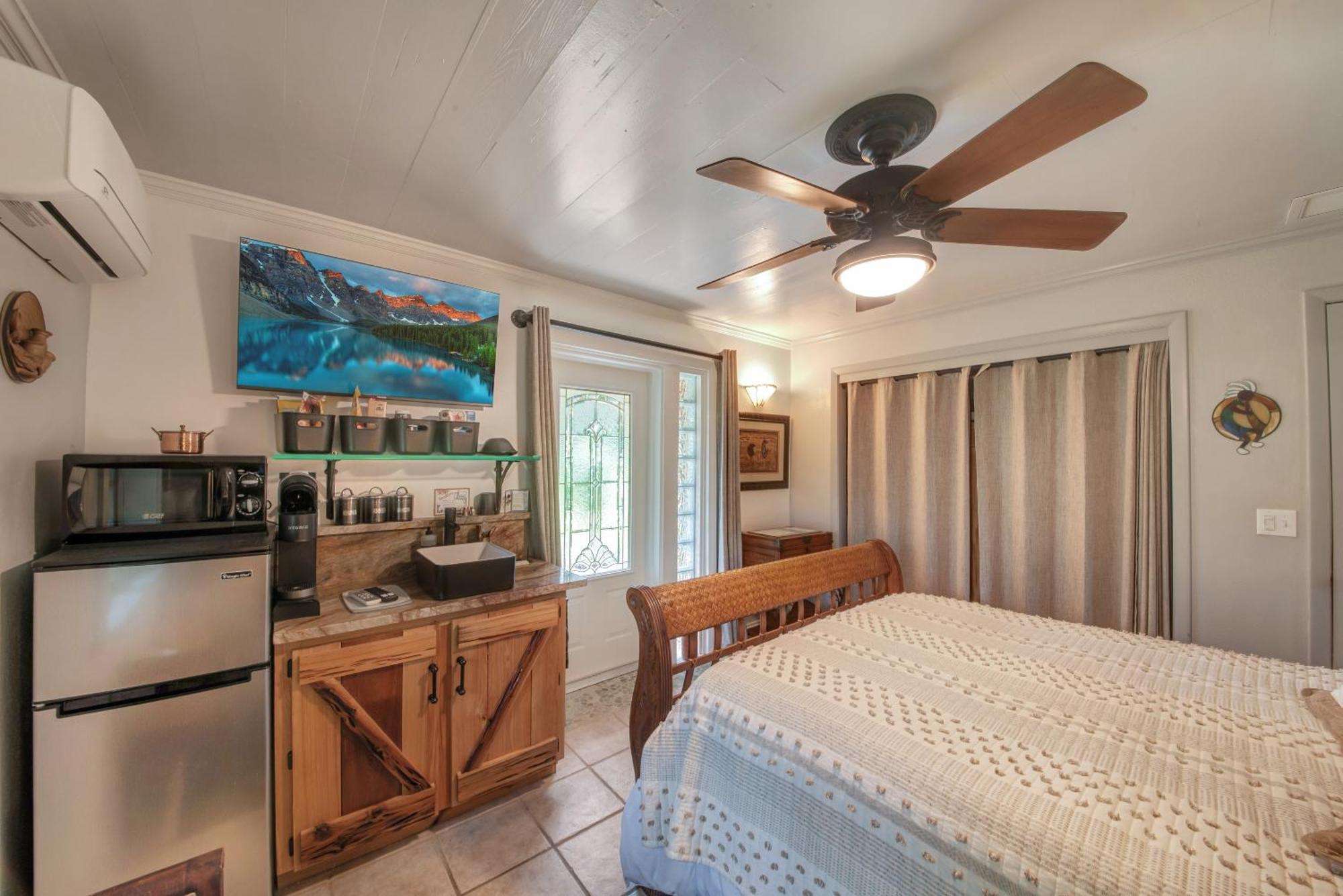 레이크워쓰 La Quiete Cove For One B&B 외부 사진