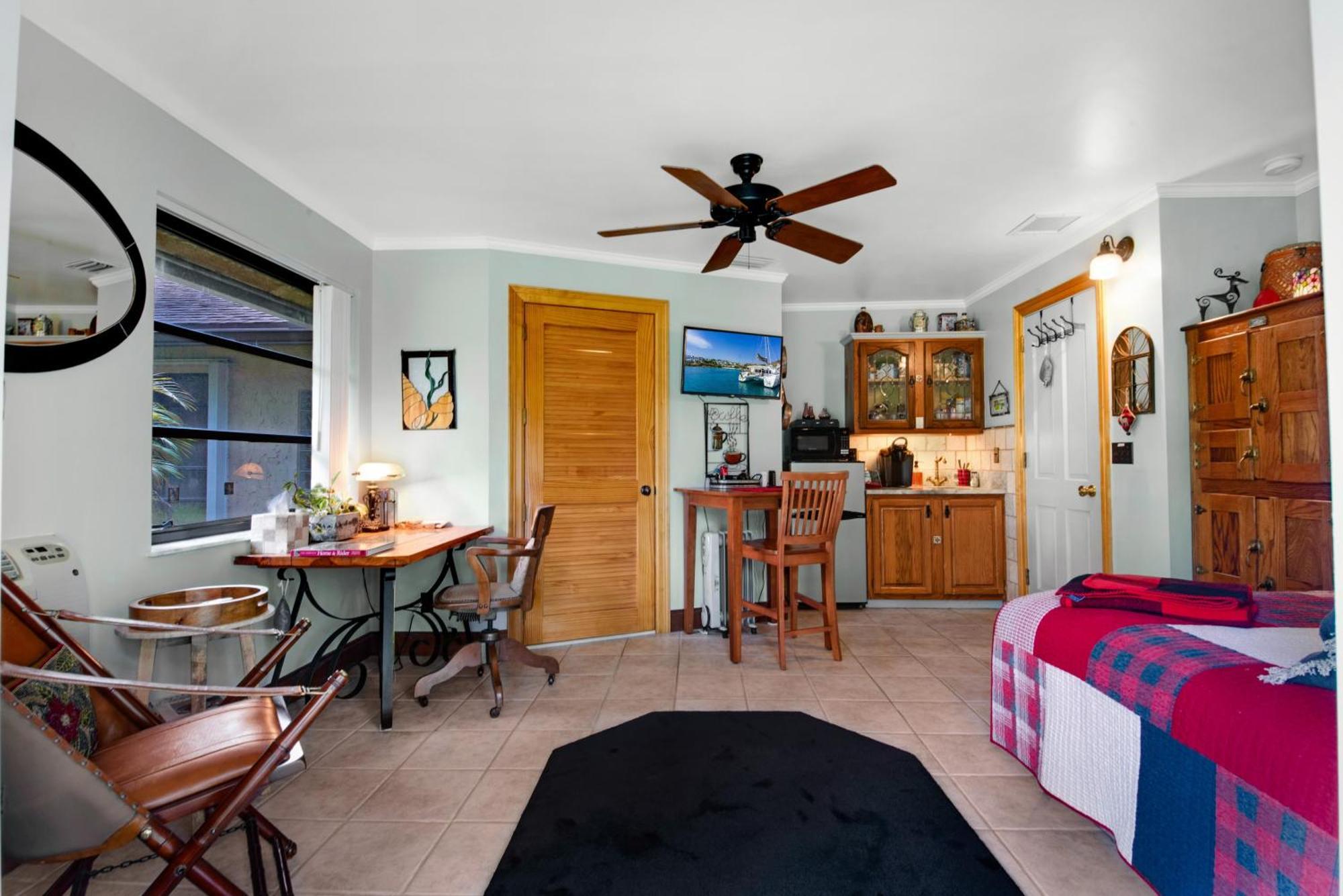 레이크워쓰 La Quiete Cove For One B&B 외부 사진