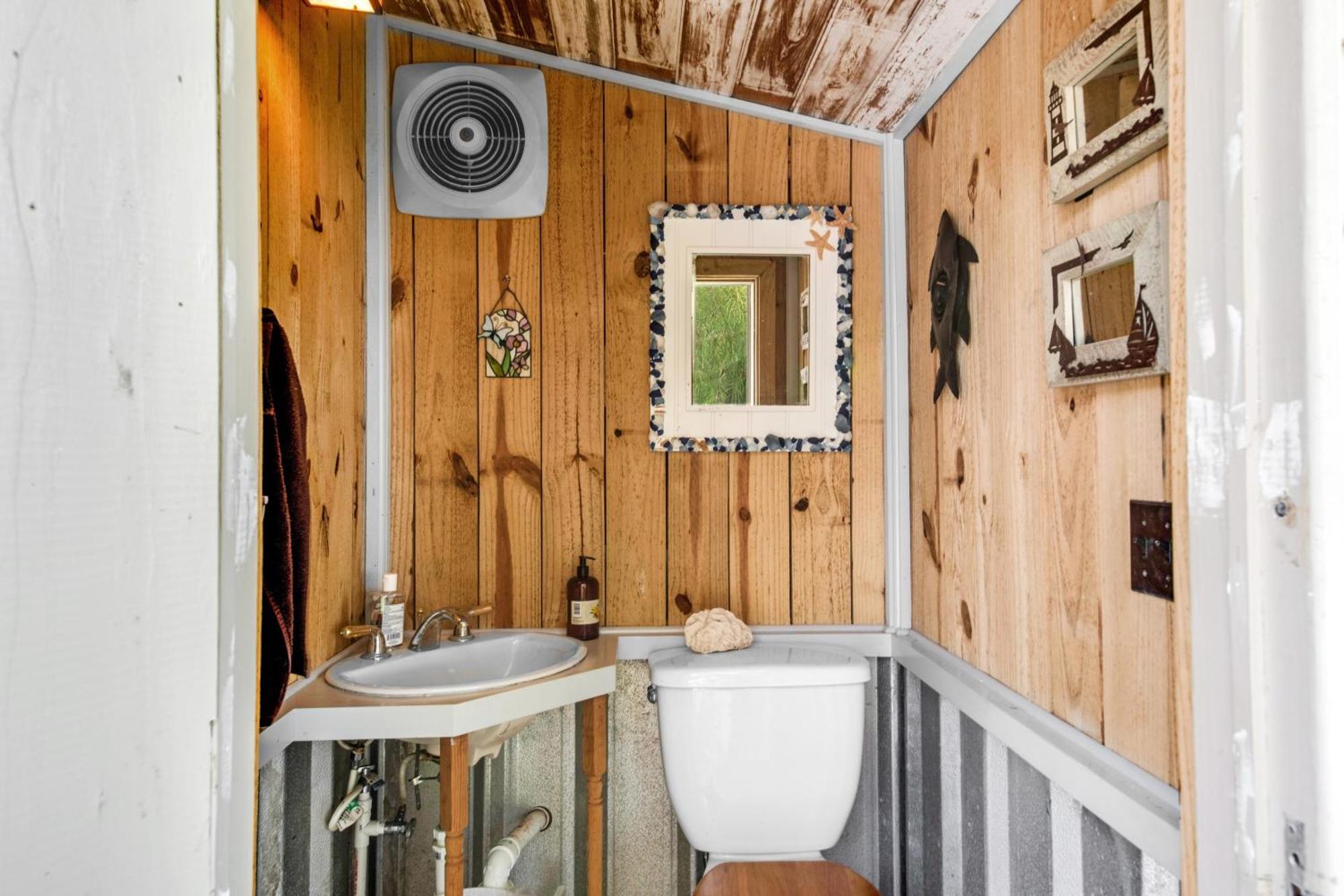 레이크워쓰 La Quiete Cove For One B&B 외부 사진